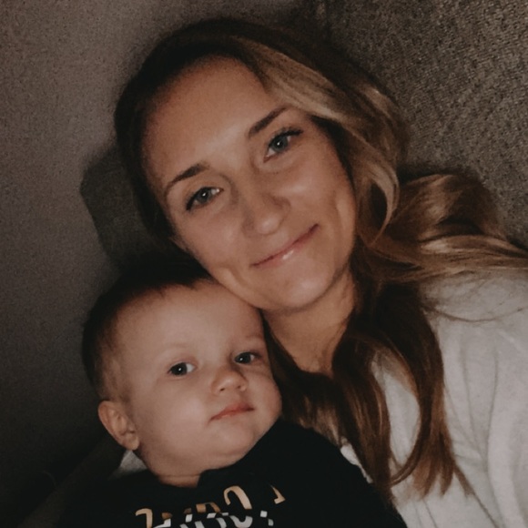 Meet your Posher, Hannah - Picture 2 of 4